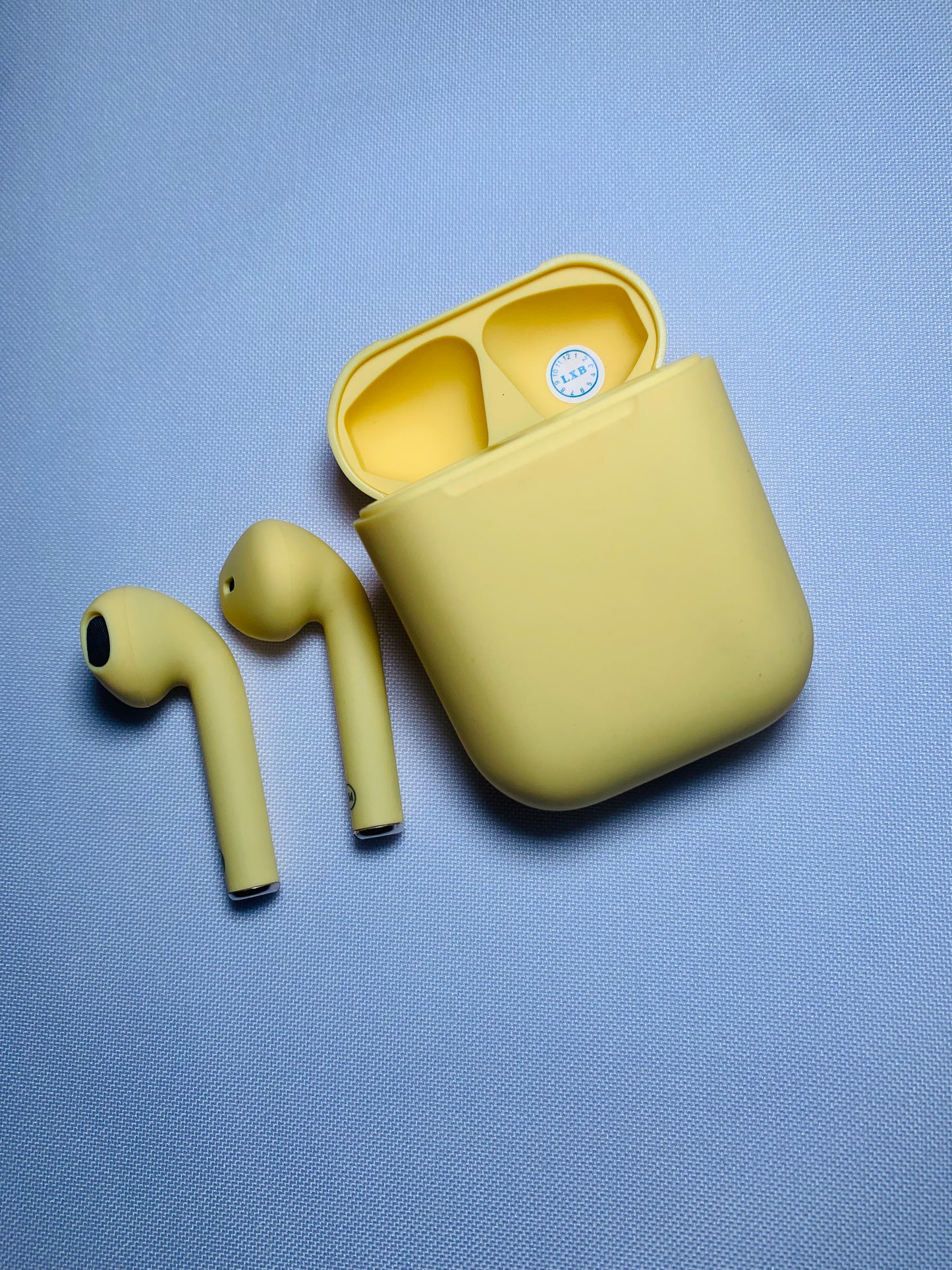 AUDÍFONOS INPODS 12