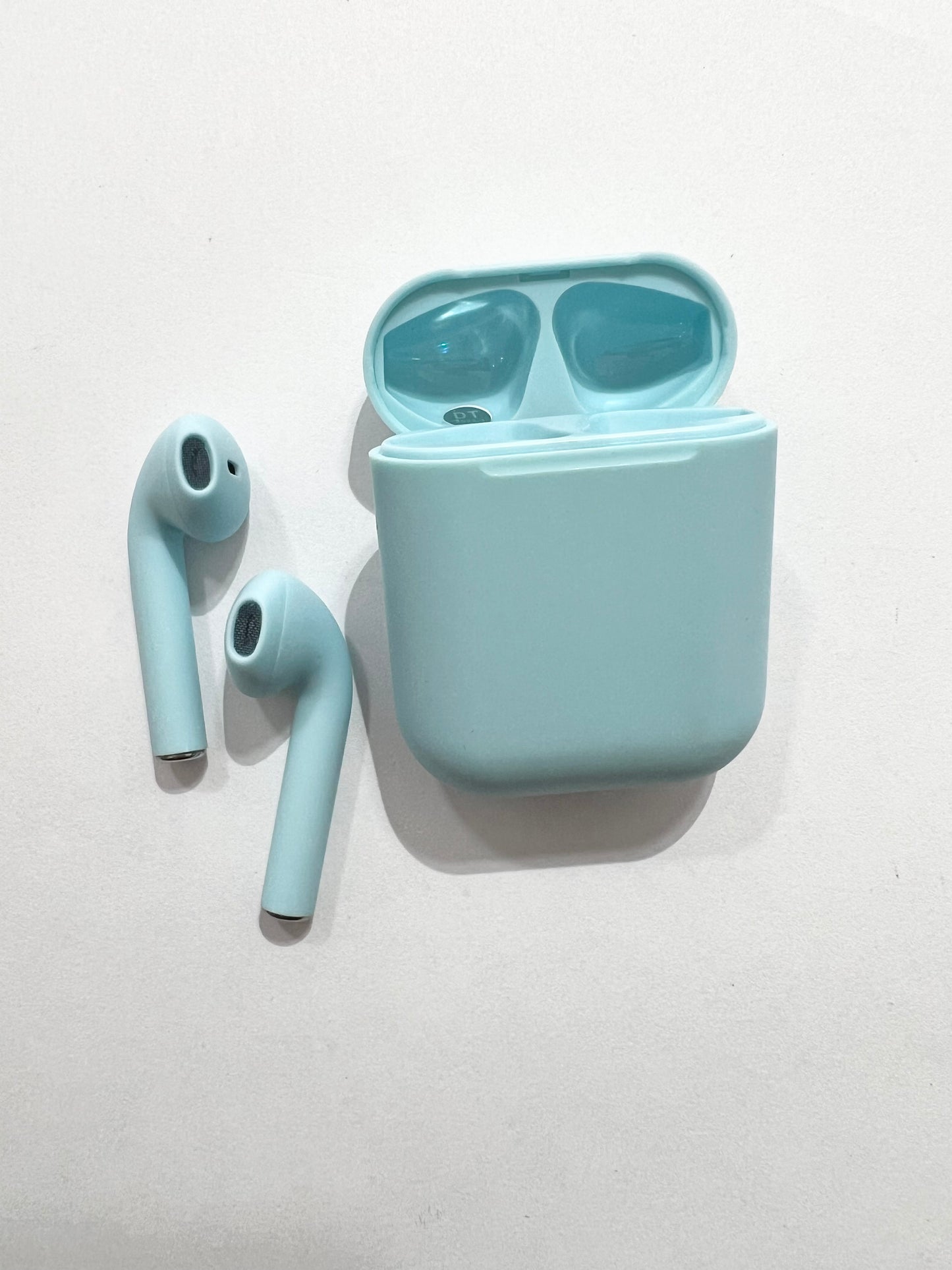 AUDÍFONOS INPODS 12