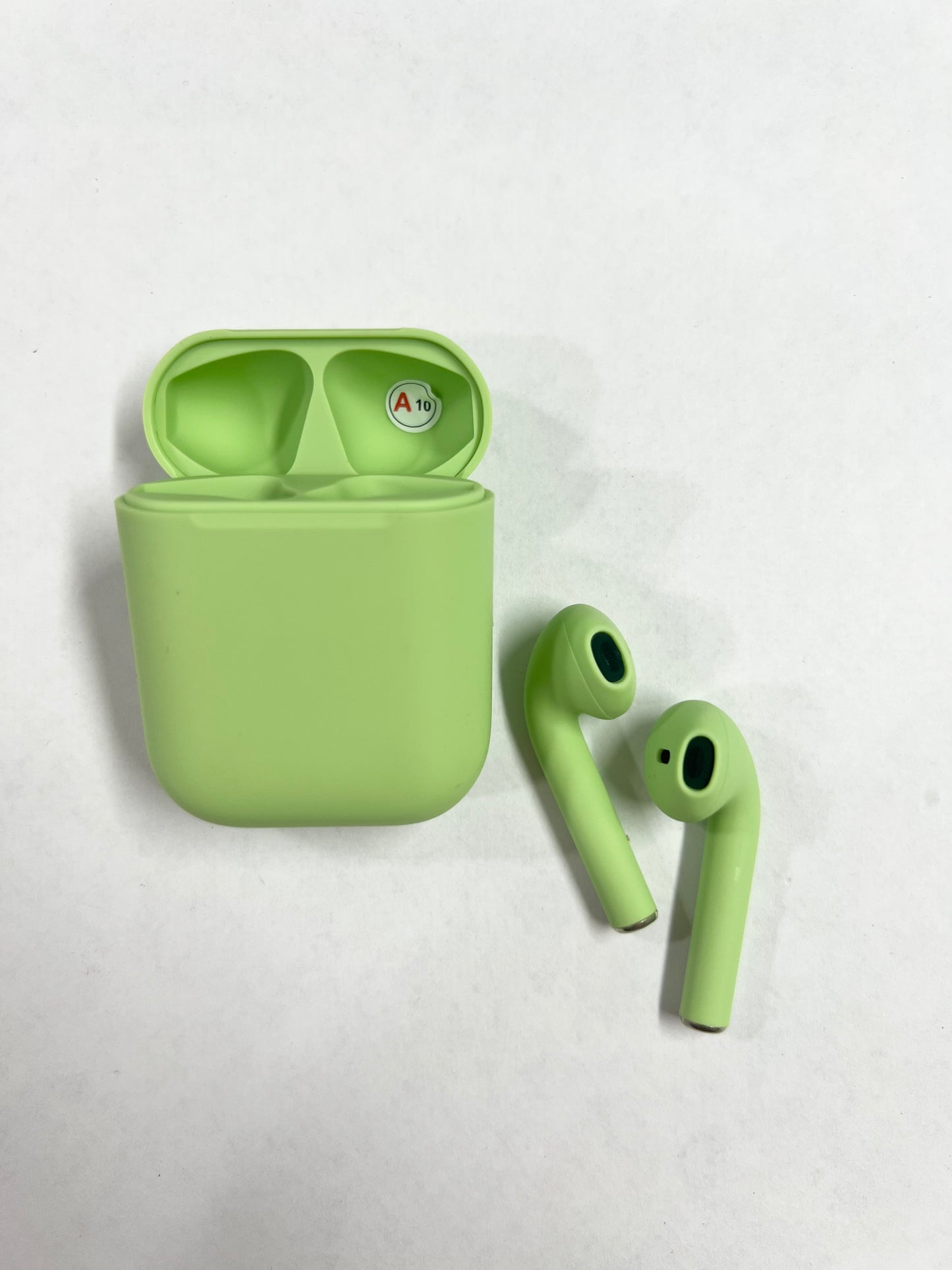 AUDÍFONOS INPODS 12