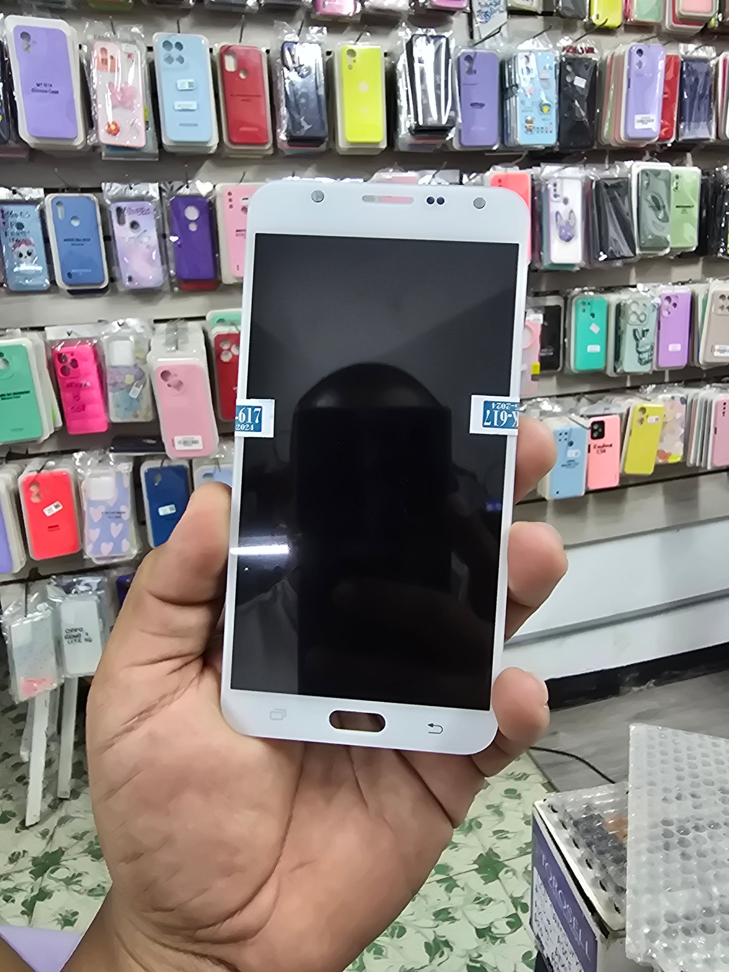 SAMSUNG J7
